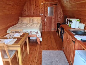 1 chambre, accès au Wi-Fi (inclus), literie fournie