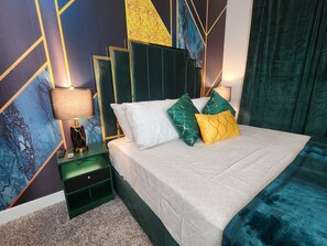 10 Schlafzimmer, Schreibtisch, Bügeleisen/Bügelbrett, kostenloses WLAN
