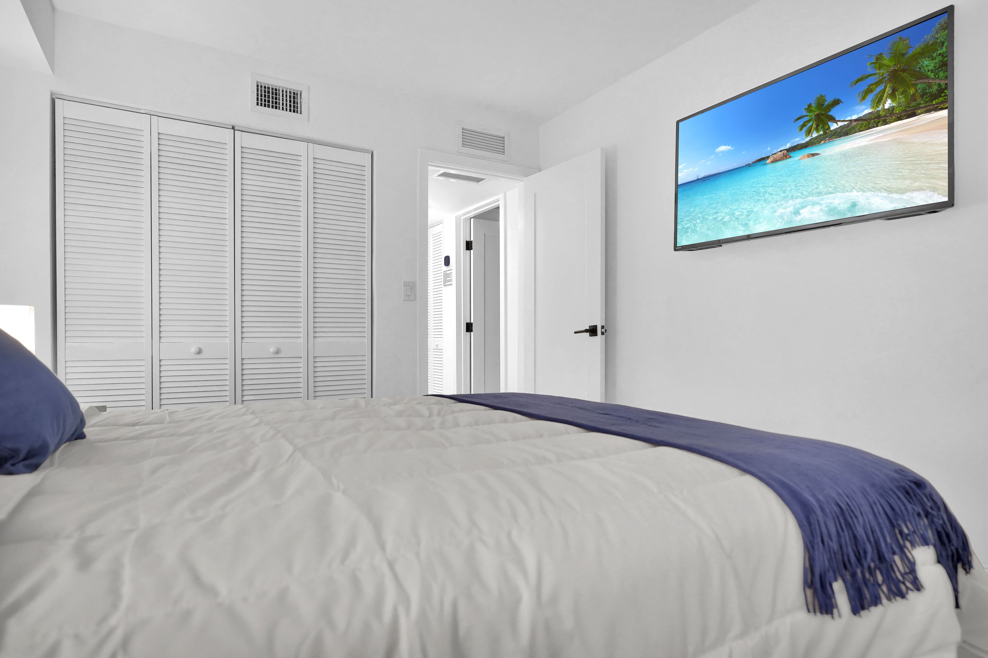 3 bedrooms, travel crib, WiFi, bed sheets