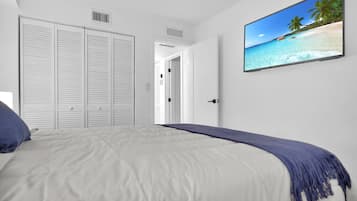 3 bedrooms, travel crib, WiFi, bed sheets