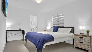 3 bedrooms, travel crib, WiFi, bed sheets