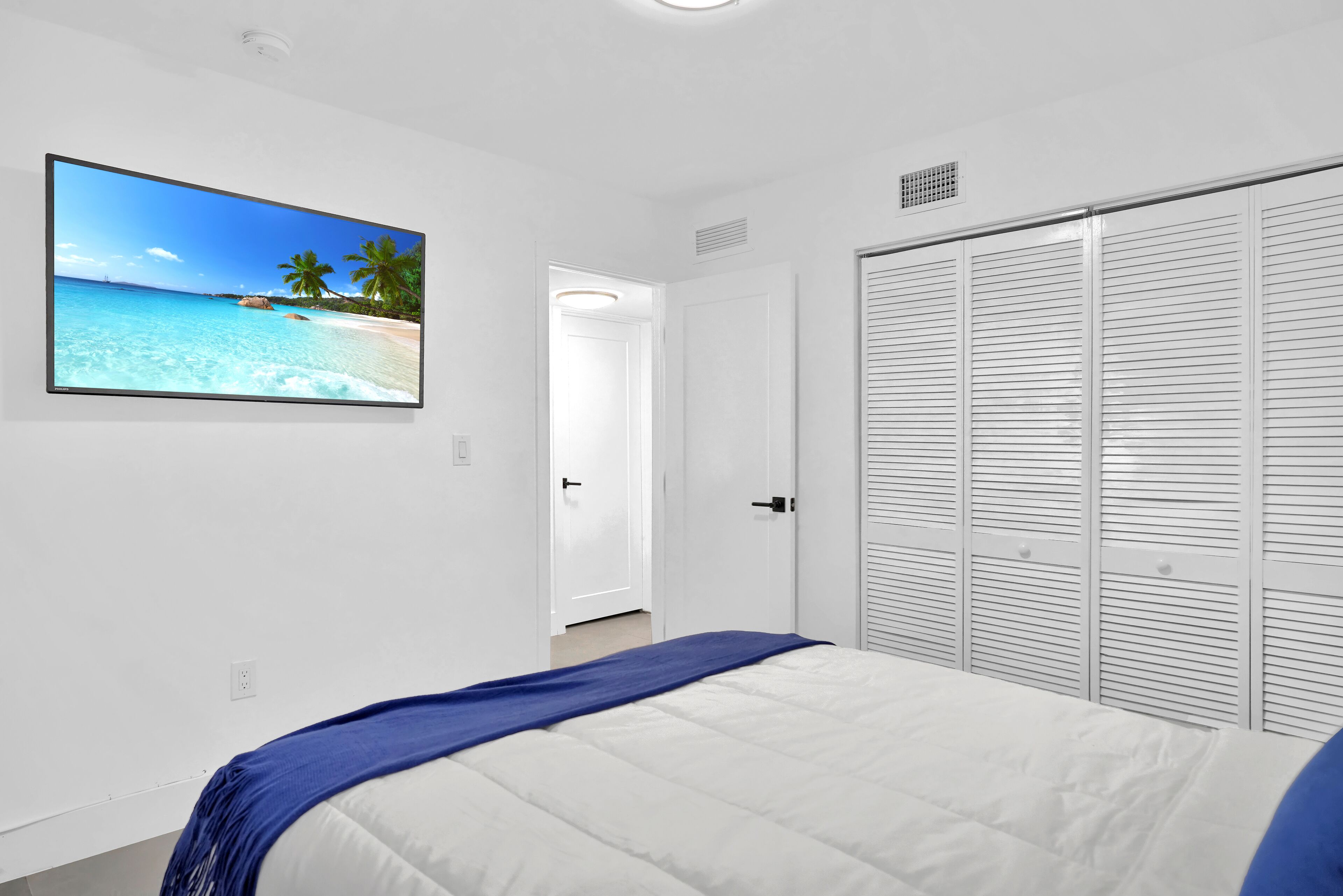3 bedrooms, travel crib, WiFi, bed sheets