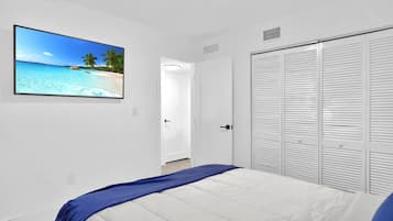 3 bedrooms, travel crib, WiFi, bed sheets