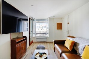 TV - Paris Marais Best WE MERRIS (Paris)