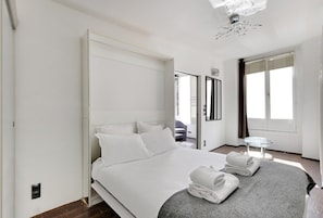 1 bedroom, iron/ironing board, internet, bed sheets
