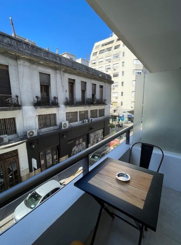 Outdoor dining - Montmartre Monserrat 2 Monoambiente Caba (Buenos Aires)