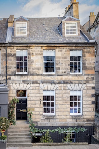 Eleven Stafford Street Townhouse