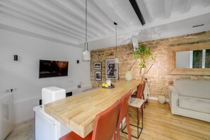 Fridge, microwave, oven, dishwasher - Hot Hot Hot Loft Faubourg Saint-Denis (Paris)