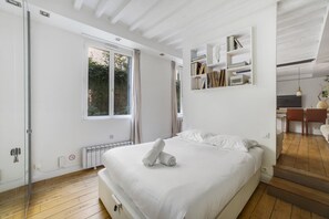 2 bedrooms, desk, Internet, bed sheets - Hot Hot Hot Loft Faubourg Saint-Denis (Paris)