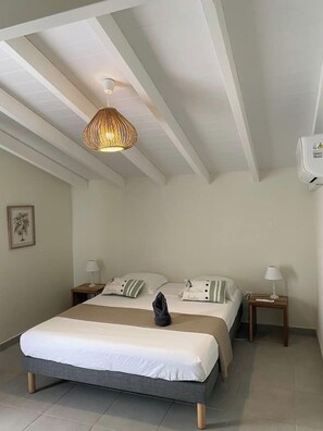 Iron/ironing board, travel cot, WiFi, bed sheets