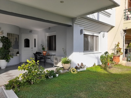 House. Zant House Trikala Town