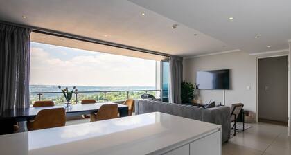 Sandton Smart Apartment Seventeen