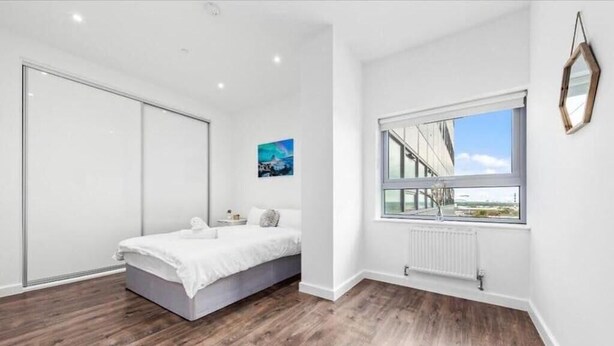 Unclassified image, 1 of 12, button - Delta 1 Br Apartment in London Dp328 (Croydon)