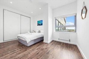 1 bedroom, bed sheets