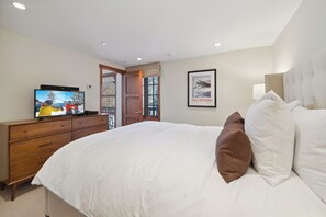 3 bedrooms, iron/ironing board, free WiFi, bed sheets - Vail Village Charm + Walk to Lifts| Chalet Schuss (Vail)