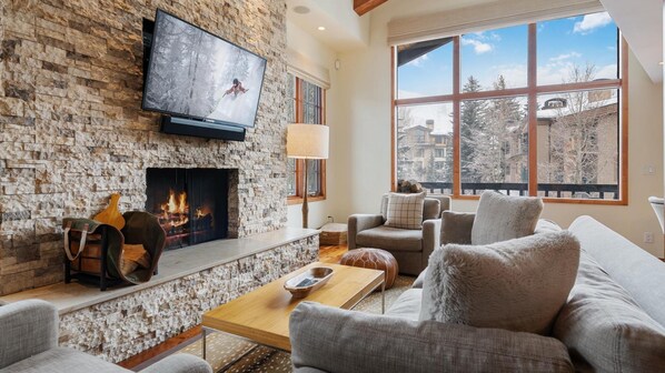 TV, fireplace - Vail Village Charm + Walk to Lifts| Chalet Schuss (Vail)