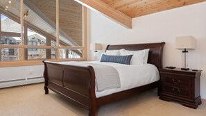 4 bedrooms, iron/ironing board, free WiFi, bed sheets - Pool Table + Near Golf & Ski| Linksview Chalet South (Vail)