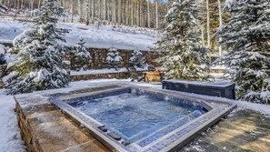 Outdoor spa tub - Firepit, Hot Tub + All the Views | Navigator Lodge (Avon)