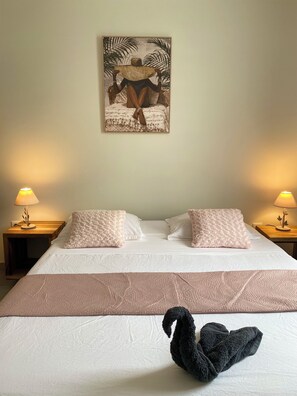 2 bedrooms, iron/ironing board, WiFi, bed sheets