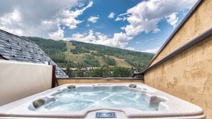 Bañera de hidromasaje exterior