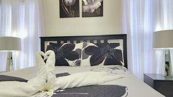 4 bedrooms, desk, iron/ironing board, free WiFi