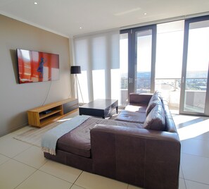 Luxury Apartment | Living area - Sandton Smart Apartment Eighteen (Sandton)