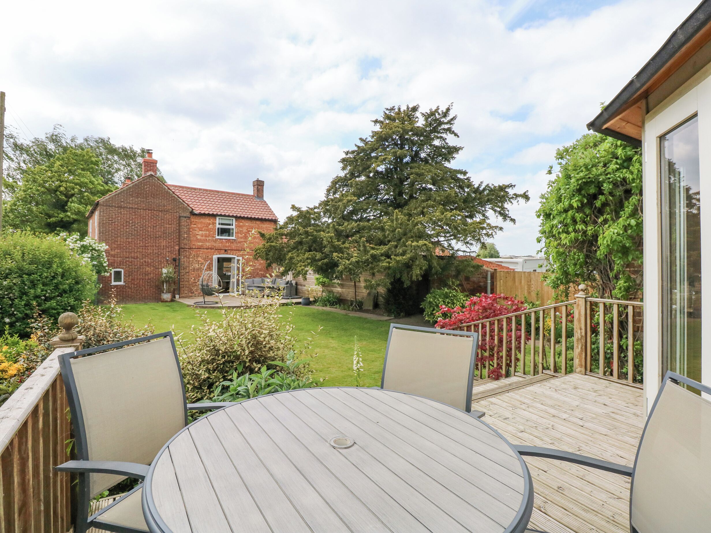 平房 | 室外用餐