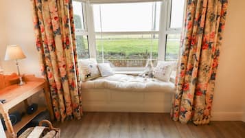 4 bedrooms, individually decorated, individually furnished, free WiFi