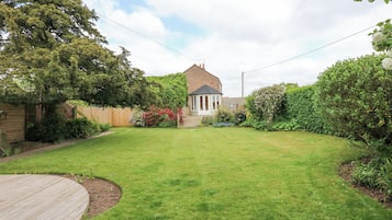 Cottage | Property grounds