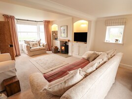 4 dormitorios, decoración individual, mobiliario individual