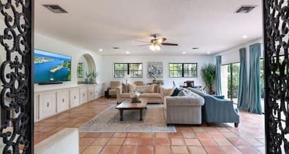 Grand Hacienda • Sleeps 32 • Celebrate Together