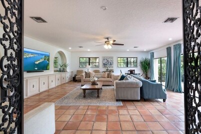 Grand Hacienda • Sleeps 32 • Celebrate Together