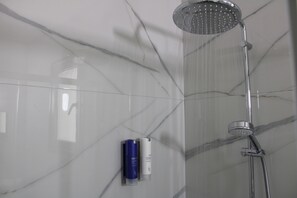 Douche de la salle de bain