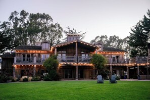 Free WiFi, bed sheets - Costanoa Lodge and Camp (Pescadero)