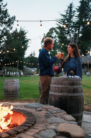 2 restaurants, breakfast served - Costanoa Lodge and Camp (Pescadero)