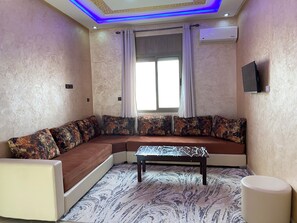 Muebles diferentes y wifi gratis 