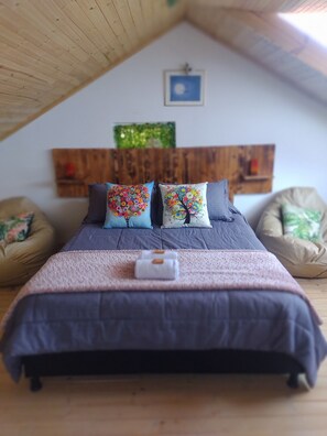 3 habitaciones, tabla de planchar con plancha, wifi y ropa de cama 