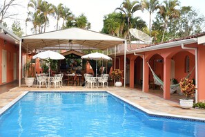 Outdoor pool - Pousada Casa Doce Vida (Águas de Lindóia)