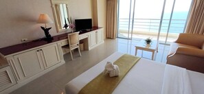 Egyptian cotton sheets, premium bedding, down duvets - Adriatic Palace Hotel Pattaya (Pattaya)