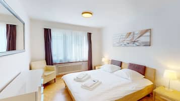 Schreibtisch, Bügeleisen/Bügelbrett, WLAN, Bettwäsche