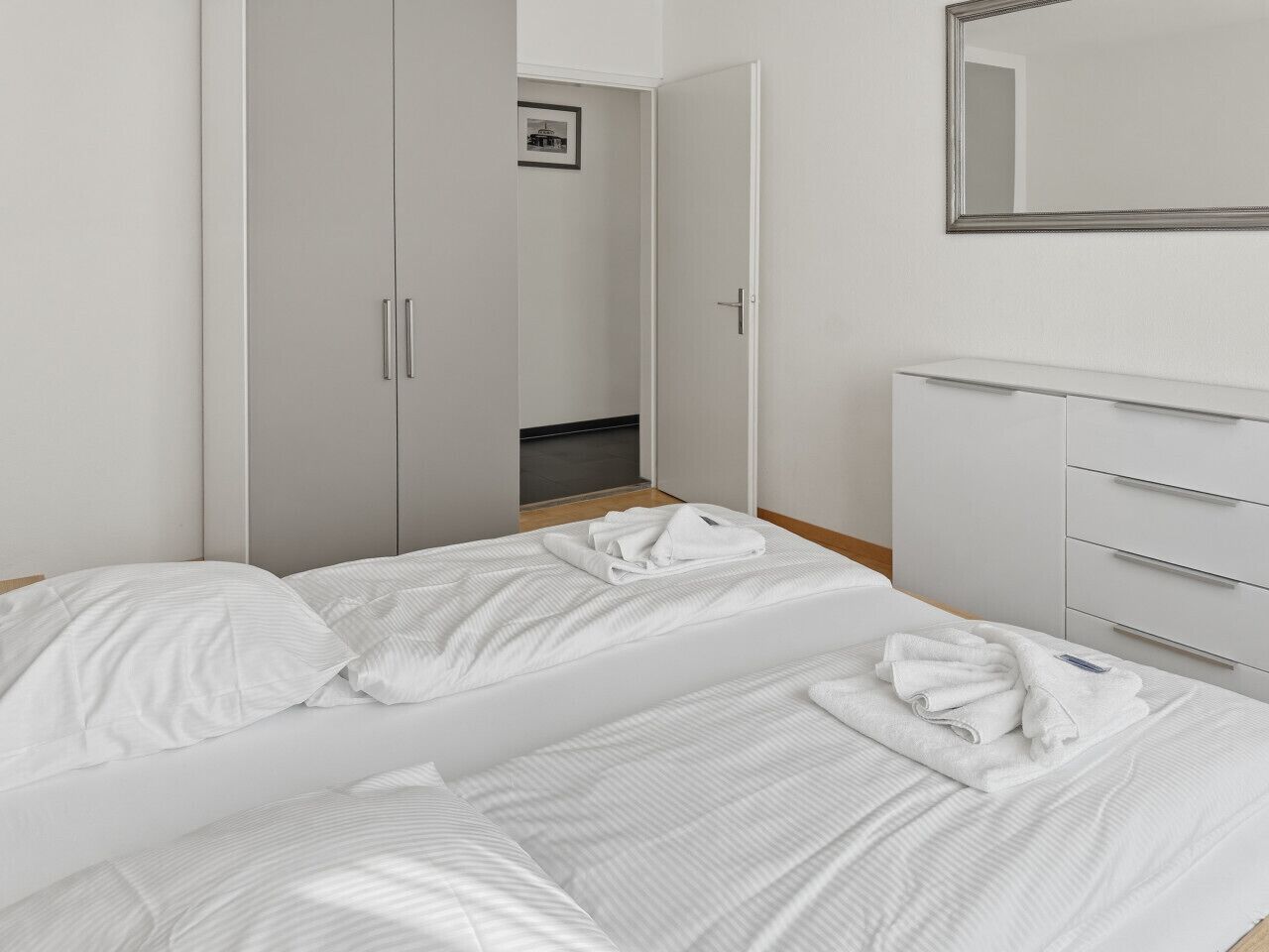 Desk, iron/ironing board, WiFi, bed sheets