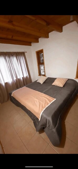 2 bedrooms, in-room safe, iron/ironing board, free WiFi