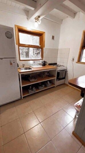 Oven, stovetop, coffee/tea maker, electric kettle