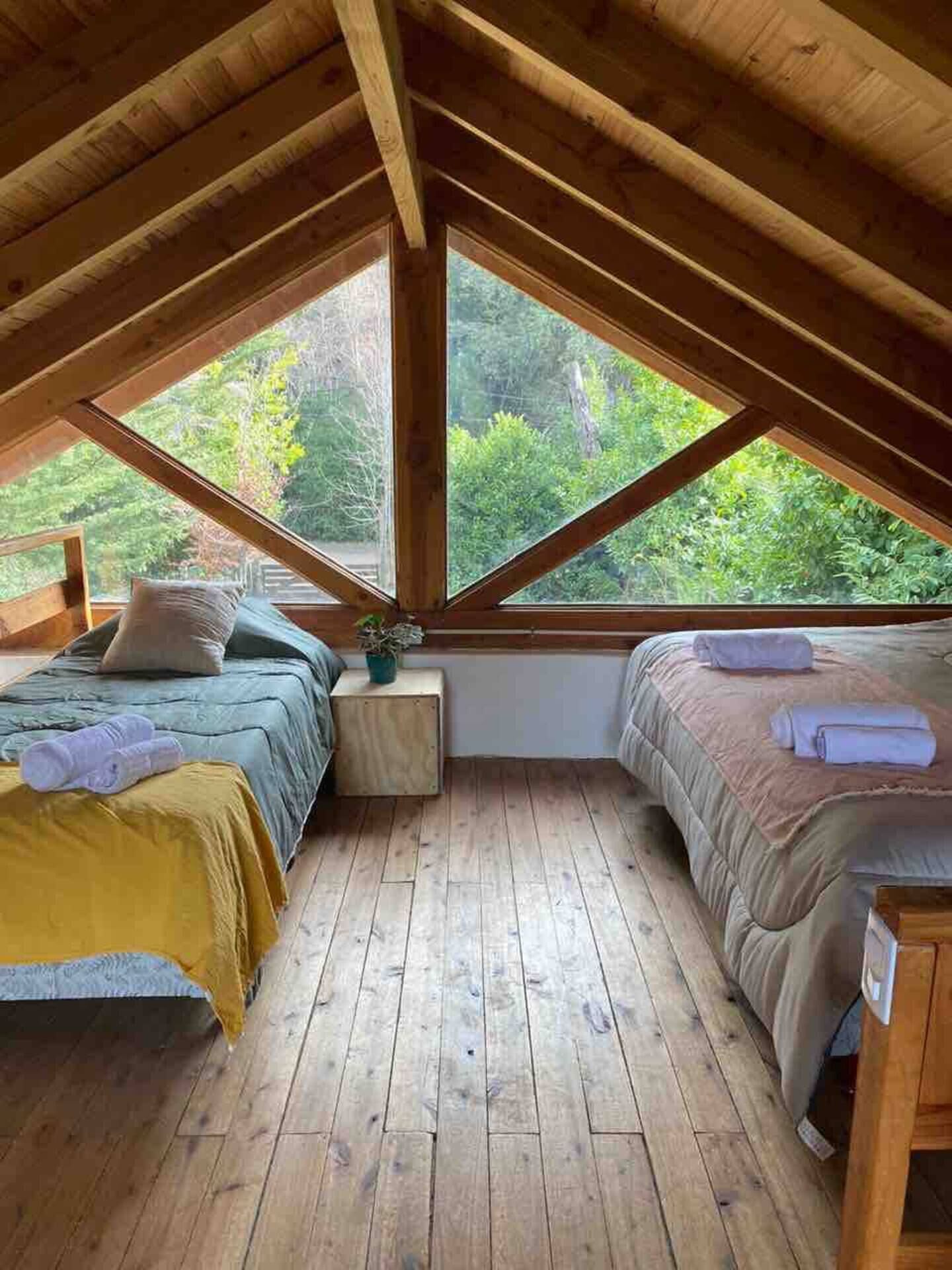 2 間睡房、房內夾萬、熨斗/熨衫板、免費 Wi-Fi