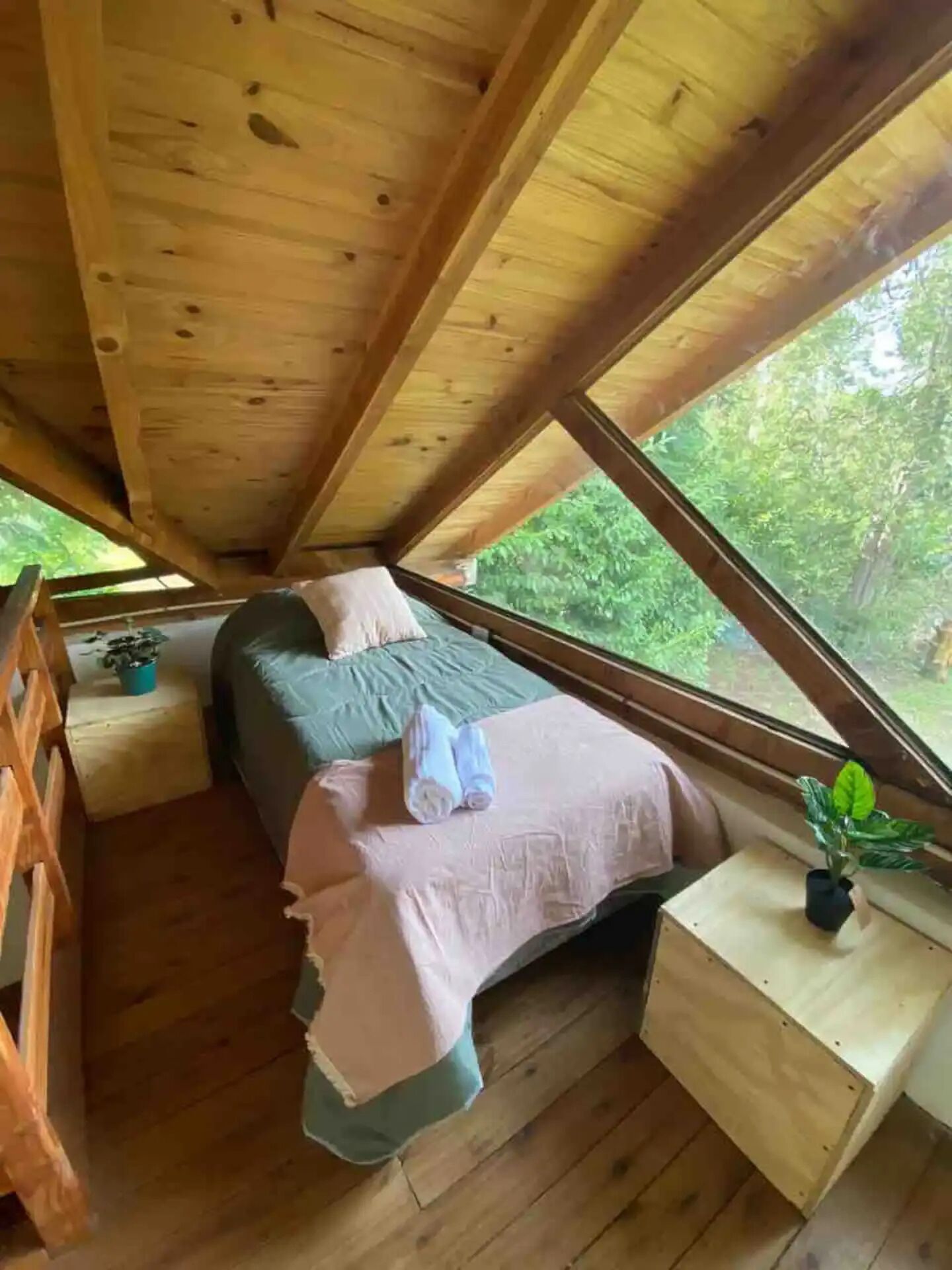 2 quartos, cofres nos quartos, ferros/tábuas de passar roupa