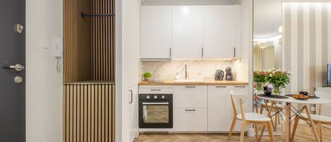 Réfrigérateur, four, plaque de cuisson, lave-vaisselle