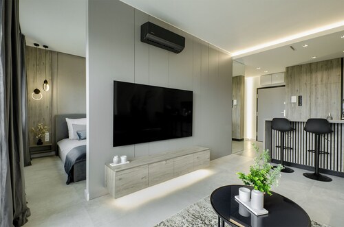 SKY Home- Penthouse Sky -Manufaktura, Bezpłatny, Parking, Klimatyzacja, na Kod