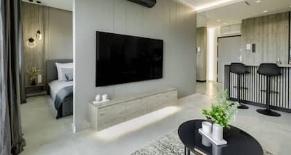 SKY Home- Penthouse Sky -Manufaktura, Bezpłatny, Parking, Klimatyzacja, na Kod