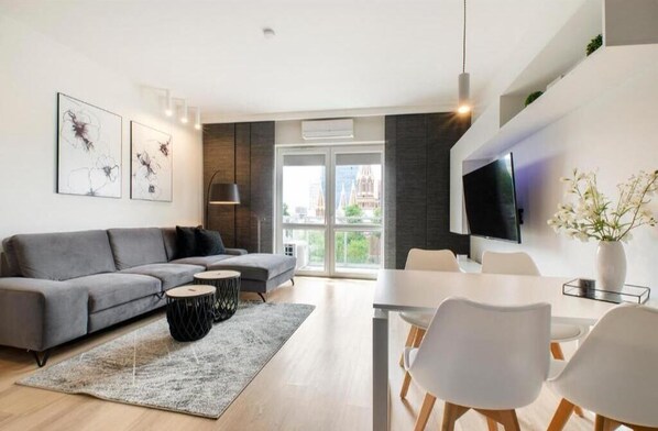 Living area - SKY Home- Ilumino Apartment -Centrum, Parking, Klimatyzacja, Dostęp na Kod
(Lódz)