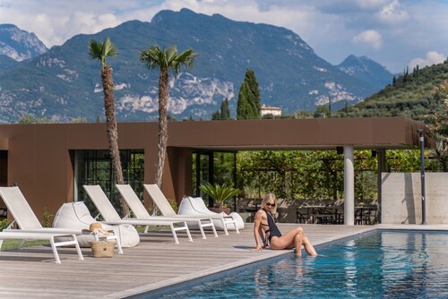 Oleeva Garda Living Adults Only